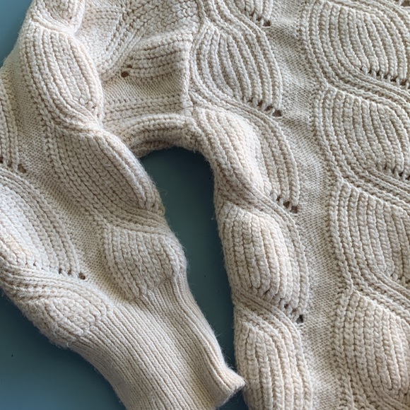 WHITE TURTLENECK SWEATER - Picture 5 of 8